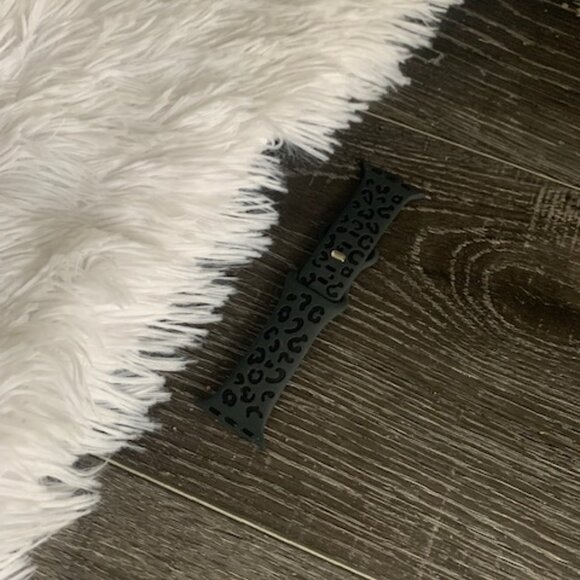 Ultra Soft Silicone Smoked Plum Leopard Engraved Apple Watch Band | 38/40/41mm - Picture 2 of 4